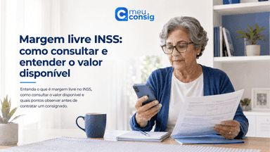 Aposentada consultando a margem livre para empréstimo consignado no aplicativo Meu INSS